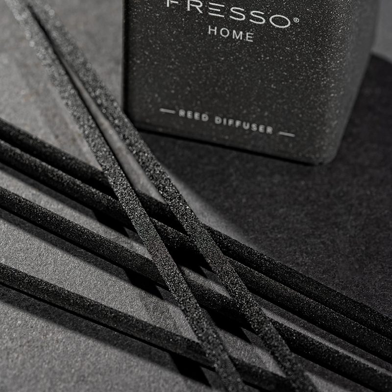 Fresso - Αρωματικό Χώρου με Στικ Molise 100 ml Premium Home Reed Diffuser με FlowScent, Μαύρο Γυάλινο Μπουκάλι και Μαύρα Στικ από Fiberglass - 1 Τεμ. (390020/FRE) - Image 3