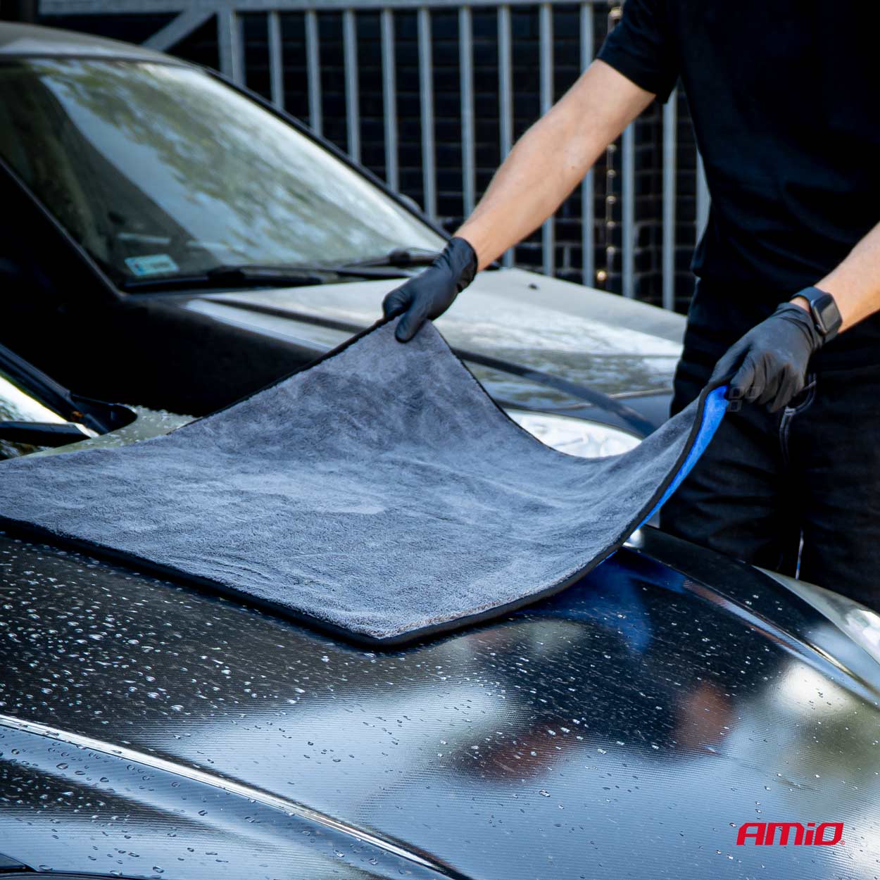 Amio - Σετ Περιποίησης με Γάντι Πλυσίματος 20x26cm (94g/sqm) και Πανί Στεγνώματος Μικροϊνών 60x90cm υψηλής απορροφητικότητας (800g/sqm) για Επιβατικά Αυτοκίνητα - 1 σετ (04489/AM) - Image 2
