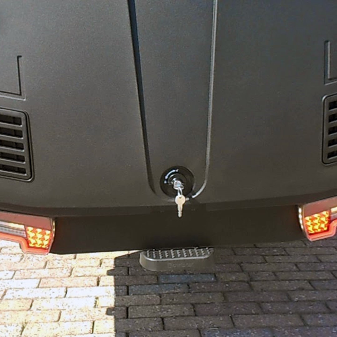 ΜΠΑΓΚΑΖΙΕΡΑ ΚΟΤΣΑΔΟΡΟΥ 400 LT TOWBOX V3 ARCTIC WHITE (ΛΕΥΚΟ) ΜΕ LED ΦΑΝΑΡΙΑ - Image 11