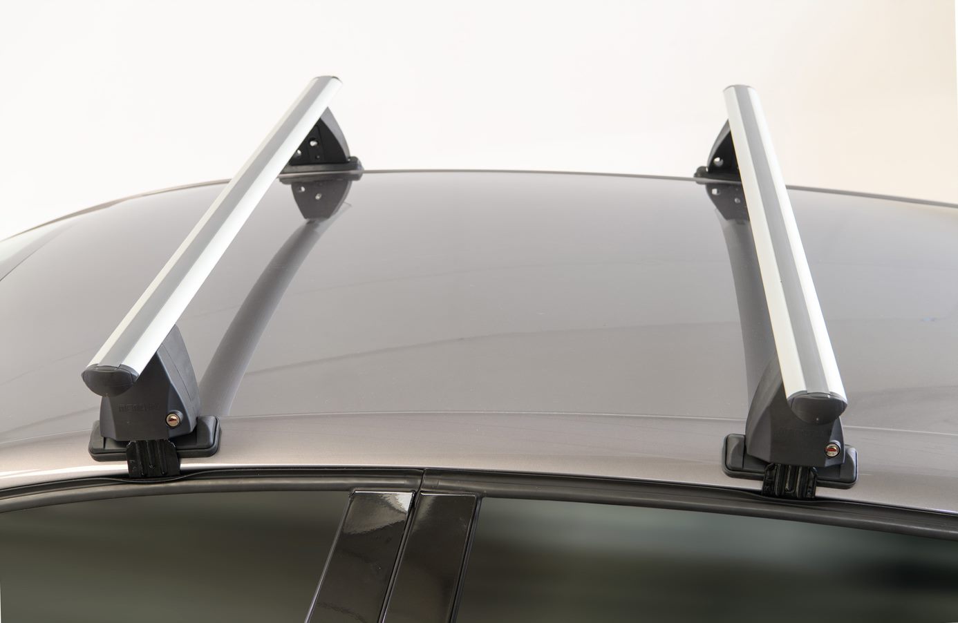 ΜΠΑΡΕΣ ΟΡΟΦΗΣ ΑΛΟΥΜΙΝΙΟΥ DELTA M SILVER 123 cm ROOF RACK ΣΕΤ ΣΕ ΑΣΗΜΙ ΧΡΩΜΑ ΜΕ ΠΡΟΣΤΑΤΕΥΤΙΚΑ ΚΑΠΑΚΙΑ ΑΚΡΩΝ ΓΙΑ ΑΠΛΗ ΟΡΟΦΗ MENABO - 2 ΤΕΜ. - Image 6
