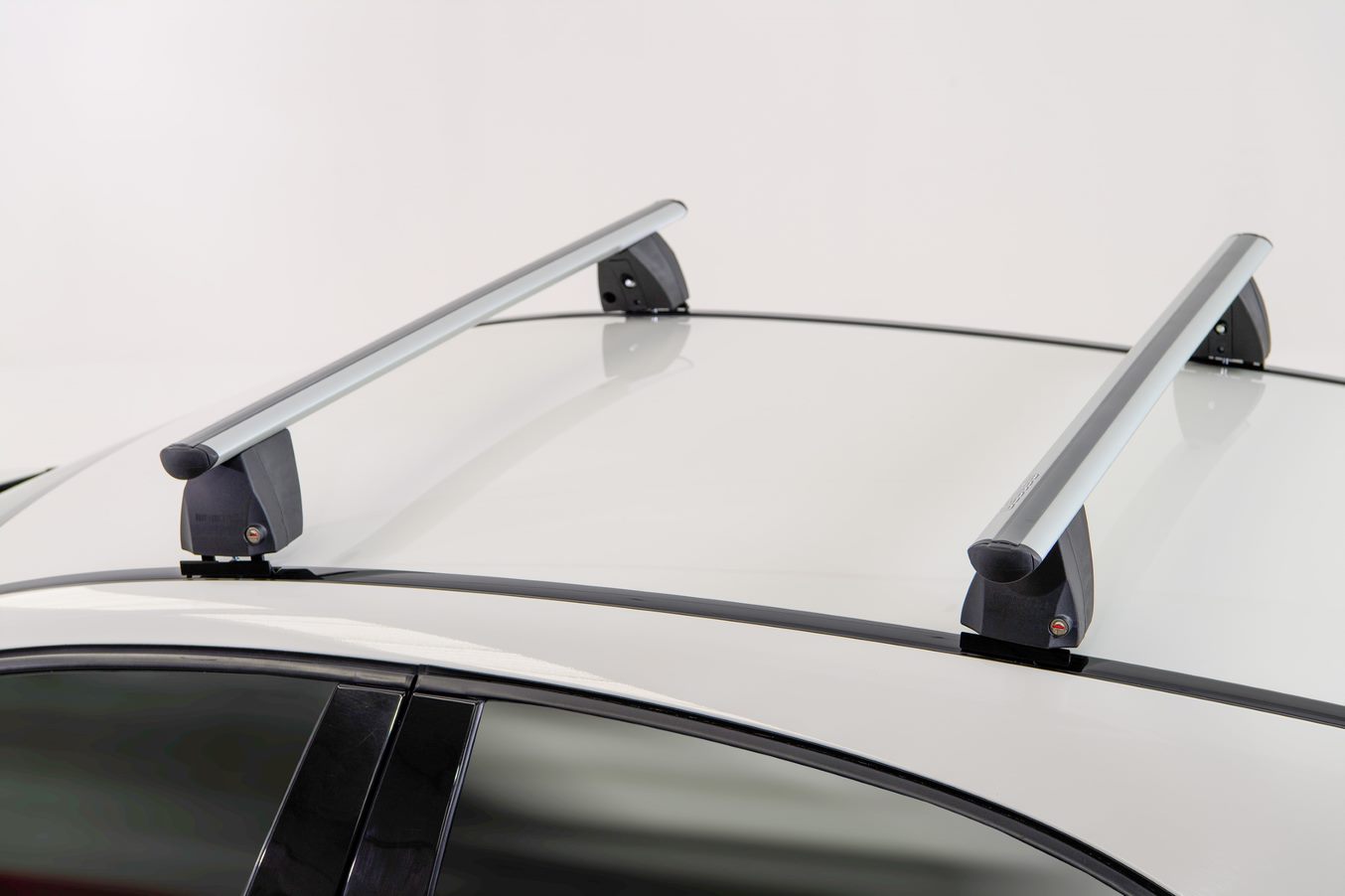 ΜΠΑΡΕΣ ΟΡΟΦΗΣ ΑΛΟΥΜΙΝΙΟΥ DELTA M SILVER 123 cm ROOF RACK ΣΕΤ ΣΕ ΑΣΗΜΙ ΧΡΩΜΑ ΜΕ ΠΡΟΣΤΑΤΕΥΤΙΚΑ ΚΑΠΑΚΙΑ ΑΚΡΩΝ ΓΙΑ ΑΠΛΗ ΟΡΟΦΗ MENABO - 2 ΤΕΜ. - Image 7